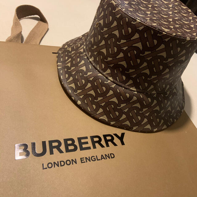 BURBERRY(バーバリー)のBURBERRY モノグラムロゴプリント バケットハット メンズの帽子(ハット)の商品写真