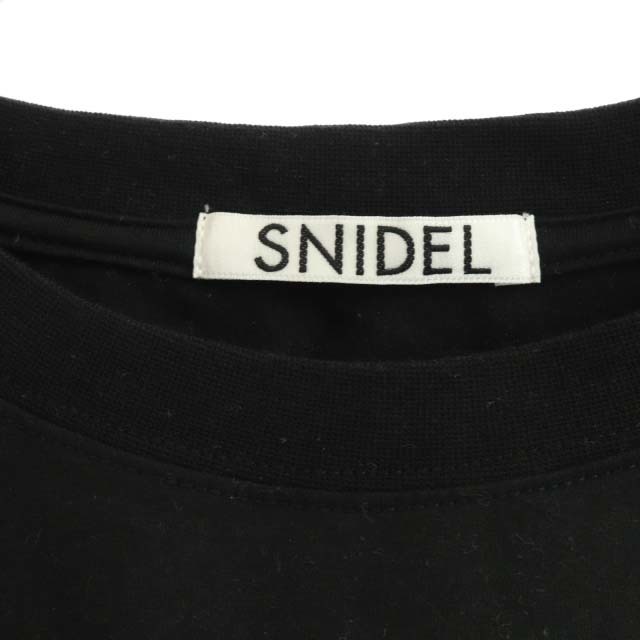 SNIDEL(スナイデル)のスナイデル 20AW フォイルプリントTシャツ カットソー ロゴ 七分袖 レディースのトップス(カットソー(半袖/袖なし))の商品写真