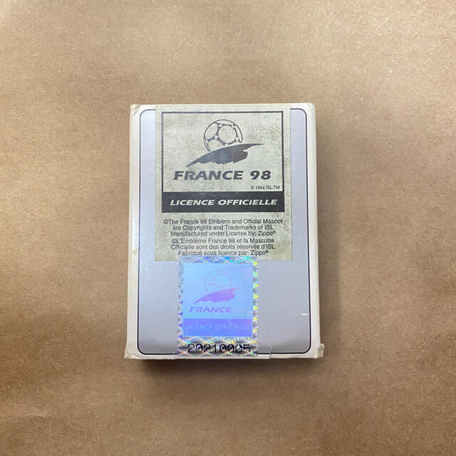 ZIPPO(ジッポー)の【新品・未使用】ZIPPO 1998年フランスW杯記念オイルライター スポーツ/アウトドアのサッカー/フットサル(記念品/関連グッズ)の商品写真