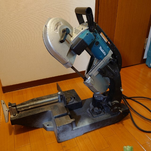 Makita - ﾏｷﾀ ﾎﾟｰﾀﾌﾞﾙﾊﾞﾝﾄﾞｿｰ2107FW定置式の+bonfanti.com.br