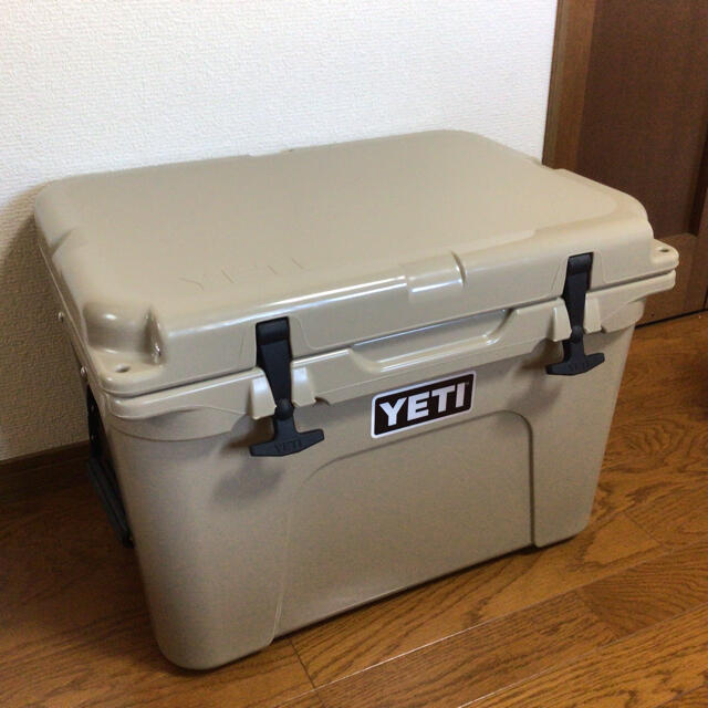 新品　アメリカにて正規店購入　YETI クーラーボックス タンドラ　35 スポーツ/アウトドアのアウトドア(その他)の商品写真