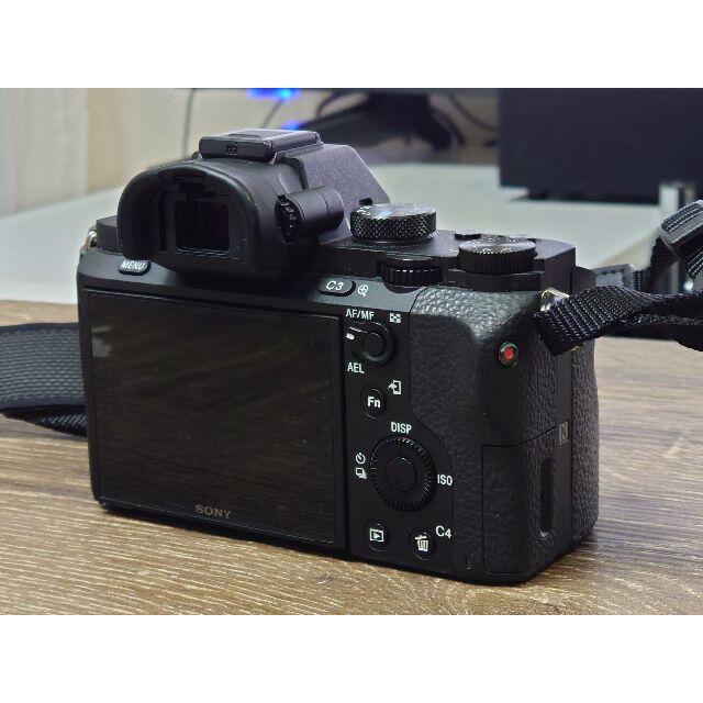 SONY α7ii ボディとバッテリー2個 チャージャー付き 箱なし SONY α7ii ボディとバッテリー2個 チャージャー付き 箱なし