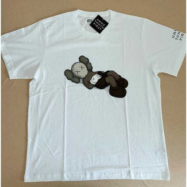 UNIQLO(ユニクロ)の【KAWS×UNIQLO】コラボ T ホワイト　L新品未使用 メンズのトップス(Tシャツ/カットソー(半袖/袖なし))の商品写真