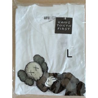 ユニクロ(UNIQLO)の【KAWS×UNIQLO】コラボ T ホワイト　L新品未使用(Tシャツ/カットソー(半袖/袖なし))