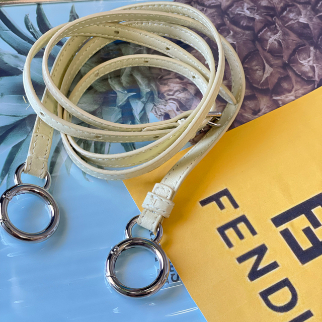 フェンディ FENDI✩.*˚ ピーカブーアイコニックスモール ナッパレザー