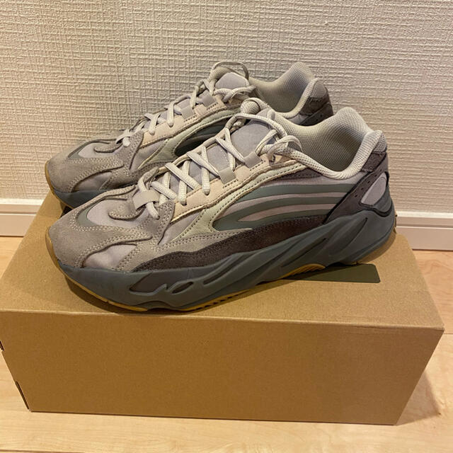 adidas YEEZY BOOST 700 27.0cm