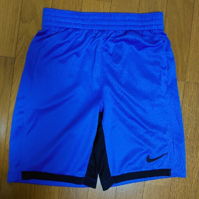 NIKE(ナイキ)の専用！NIKE 160cm ハーフパンツ　ブルー キッズ/ベビー/マタニティのキッズ服男の子用(90cm~)(パンツ/スパッツ)の商品写真