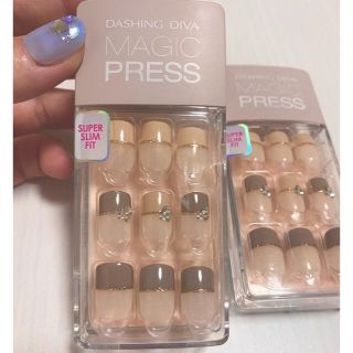 新品2つセット DASHING DIVA ダッシングディバ ネイルチップ コスメ/美容のネイル(つけ爪/ネイルチップ)の商品写真