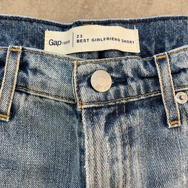 GAP(ギャップ)の【新品未使用】GAP  ギャップ　デニムショートパンツ レディースのパンツ(ショートパンツ)の商品写真