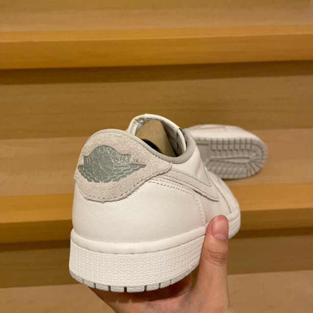 NIKE(ナイキ)のNIKE AIR JORDAN 1 LOW OG "NEUTRAL GREY" メンズの靴/シューズ(スニーカー)の商品写真