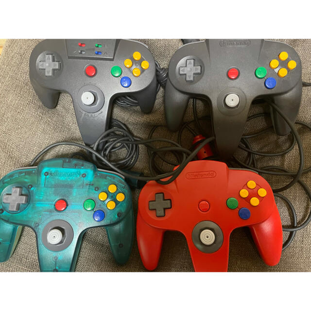 NINTENDO 64(ニンテンドウ64)のNintendo64 本体　コントローラー　セット エンタメ/ホビーのゲームソフト/ゲーム機本体(家庭用ゲーム機本体)の商品写真