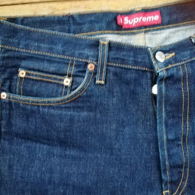 Supreme(シュプリーム)の限定値下げシュプリーム　ジーンズSupreme Slim Jean　36 xL メンズのパンツ(デニム/ジーンズ)の商品写真