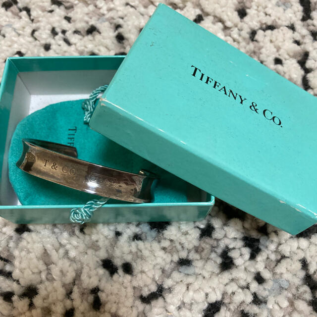 Tiffany & Co.(ティファニー)のflufft様専用ティファニーバングル レディースのアクセサリー(ブレスレット/バングル)の商品写真