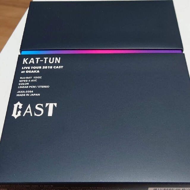 KAT-TUN(カトゥーン)のKAT-TUN　LIVE　TOUR　2018　CAST（完全生産限定盤） Blu エンタメ/ホビーのDVD/ブルーレイ(ミュージック)の商品写真