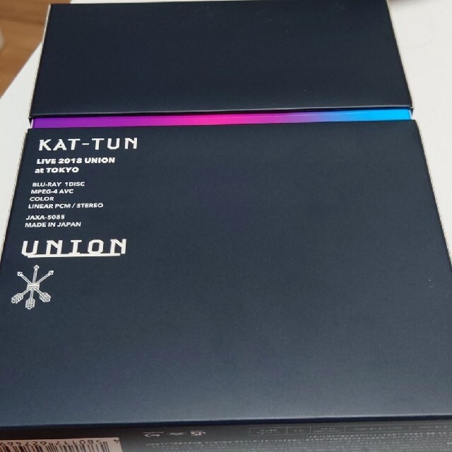 KAT-TUN(カトゥーン)のKAT-TUN　LIVE　TOUR　2018　CAST（完全生産限定盤） Blu エンタメ/ホビーのDVD/ブルーレイ(ミュージック)の商品写真