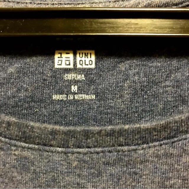 UNIQLO(ユニクロ)のUNIQLO ユニクロ　青　ブルー　シンプル　Tシャツ レディースのトップス(Tシャツ(半袖/袖なし))の商品写真