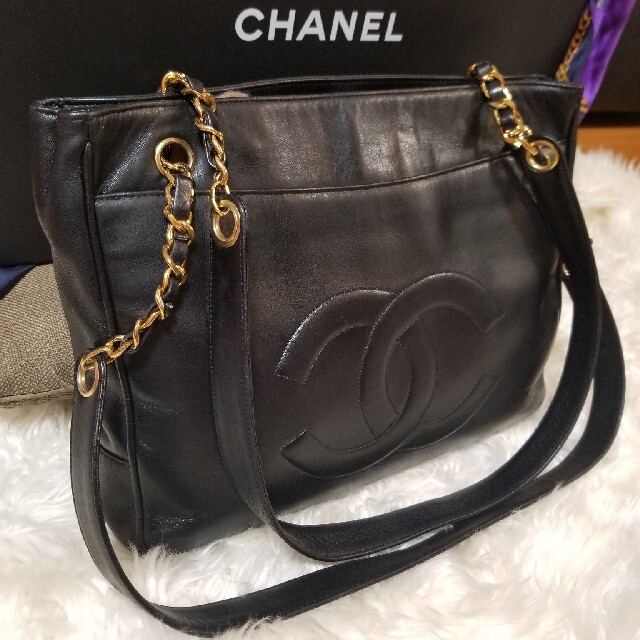 CHANEL(シャネル)のchanel lambskin chain final price cut  レディースのバッグ(ショルダーバッグ)の商品写真