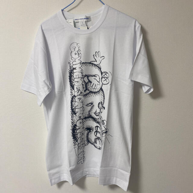 新品　KAWS × COMME des GARCONS  Tシャツ