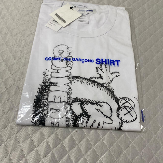 新品　KAWS × COMME des GARCONS  Tシャツ 1