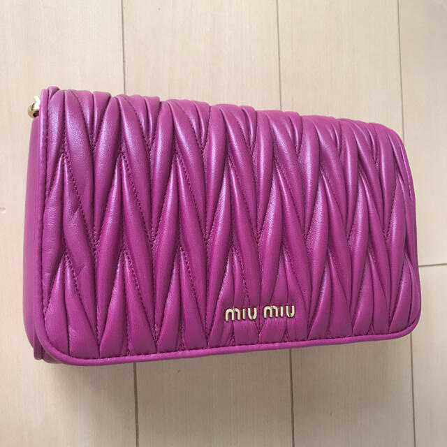 miumiu(ミュウミュウ)の新品ミュウミュウミニショルダーバッグ レディースのバッグ(ショルダーバッグ)の商品写真