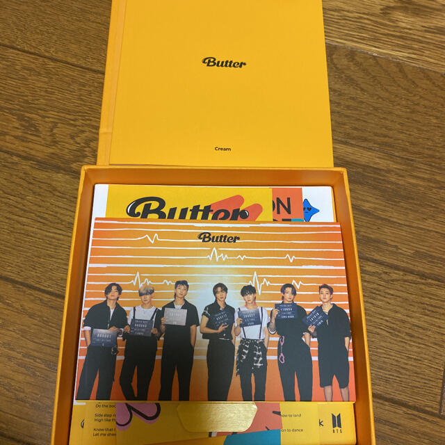 BTS butter ポスター付 エンタメ/ホビーのCD(K-POP/アジア)の商品写真