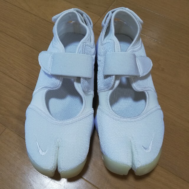 NIKE　エアリフト