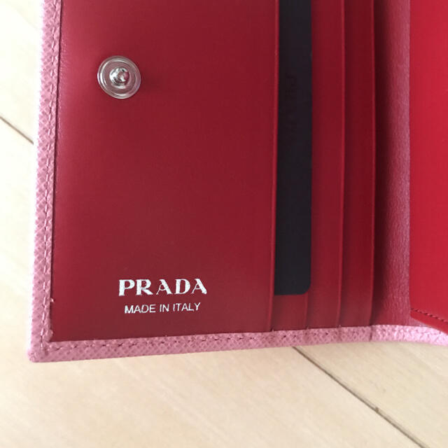 PRADA(プラダ)の新品プラダ折財布 レディースのファッション小物(財布)の商品写真