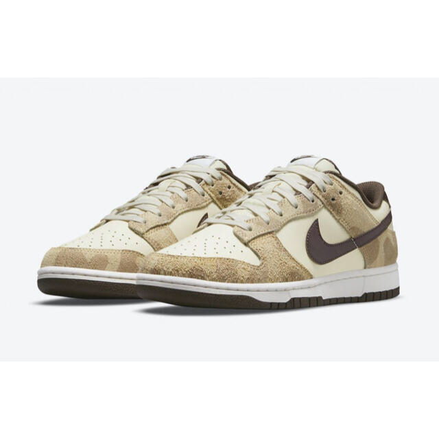 NIKE(ナイキ)の27 NIKE DUNK LOW PRM ANIMAL PACK GIRAFFE メンズの靴/シューズ(スニーカー)の商品写真