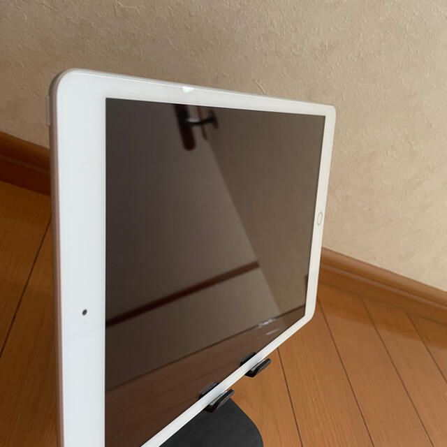 iPad(アイパッド)のiPad 8世代128gb シルバー スマホ/家電/カメラのPC/タブレット(タブレット)の商品写真