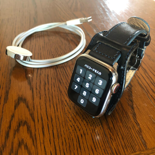 Apple Watch(アップルウォッチ)のApple Watch series4 40mm アップルウォッチ ステンレス メンズの時計(腕時計(デジタル))の商品写真