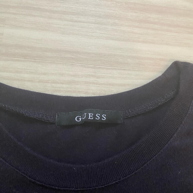 GUESS(ゲス)の【⭐︎送料無理⭐︎】guess  ゲスTシャツ　サイズM ネイビー メンズのトップス(Tシャツ/カットソー(半袖/袖なし))の商品写真