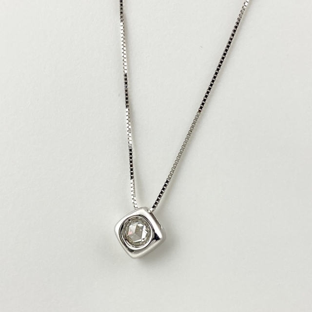 ダイヤモンド デザイン ネックレス WG 【中古】 モール 8960円 www ダイヤモンド デザイン ネックレス WG 【中古】 モール 8960円 www