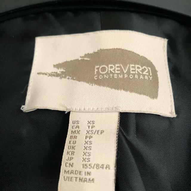 FOREVER 21(フォーエバートゥエンティーワン)のForever21・レディースジャケット レディースのジャケット/アウター(テーラードジャケット)の商品写真