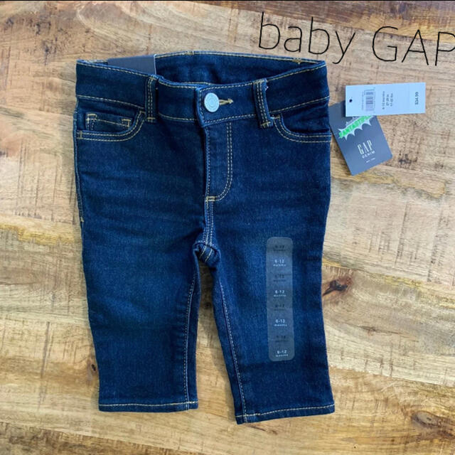 GAP(ギャップ)の新品未使用 babyGAP デニム 6-12か月 70-75センチ キッズ/ベビー/マタニティのベビー服(~85cm)(パンツ)の商品写真