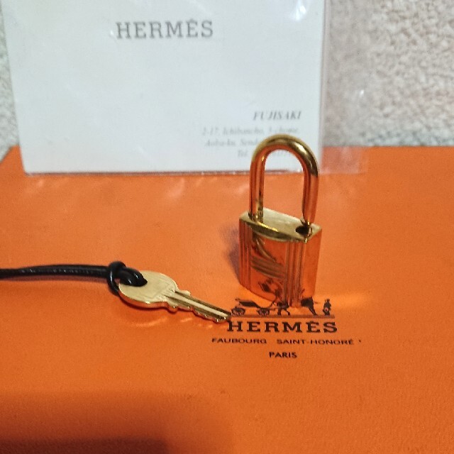 HERMES ゴールド カデナパドロック南京錠、鍵付き！