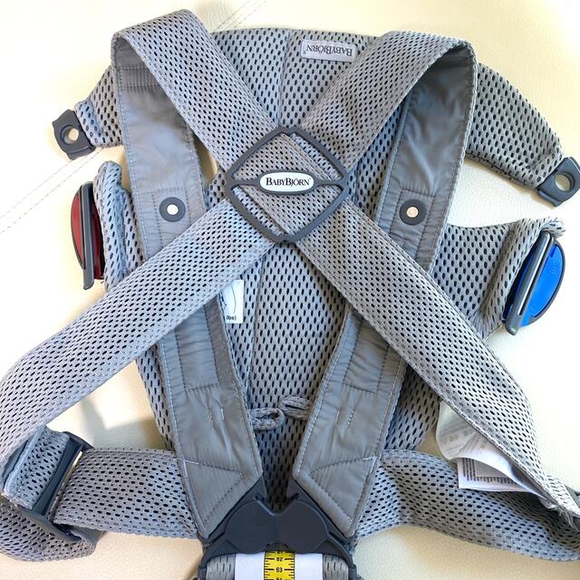 BABYBJORN(ベビービョルン)のベビービョルン　ベビーキャリー　抱っこ紐　メッシュ キッズ/ベビー/マタニティの外出/移動用品(抱っこひも/おんぶひも)の商品写真