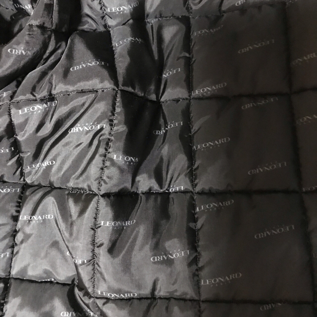LEONARD(レオナール)のmimi様専用　レオナール    ダウンコート レディースのジャケット/アウター(ダウンコート)の商品写真