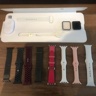 Apple Watch 3 本体と白ベルトのみ！(腕時計(デジタル))