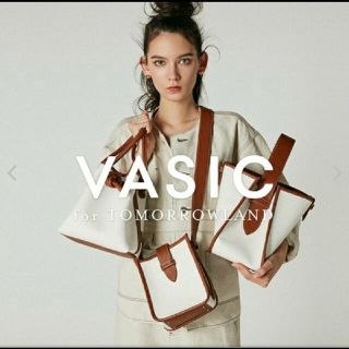 バーニーズニューヨーク(BARNEYS NEW YORK)のクーポン期間限定 TOMORROWLAND別注20SS  VASIC MINI(ショルダーバッグ)