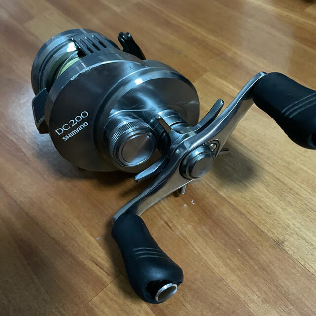 SHIMANO(シマノ)のカルカッタ　コンクエスト　DC200  スポーツ/アウトドアのフィッシング(リール)の商品写真