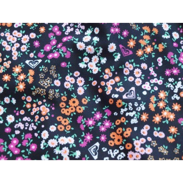 Roxy(ロキシー)のロキシー ラッシュガード 小花柄 袖ロゴ Sサイズ ブラック レディースの水着/浴衣(水着)の商品写真