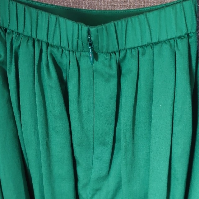 MACKINTOSH PHILOSOPHY(マッキントッシュフィロソフィー)のマッキントッシュフィロソフィー　サテンスカート レディースのスカート(ロングスカート)の商品写真