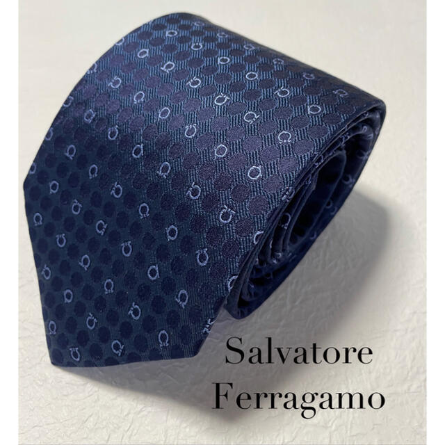 Salvatore Ferragamo(サルヴァトーレフェラガモ)の【超美品】サルヴァトーレフェラガモ 　SalvatoreFerragamo　高級 メンズのファッション小物(ネクタイ)の商品写真