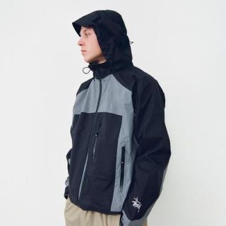 ステューシー(STUSSY)のstussy taped seam rain shell(ナイロンジャケット)