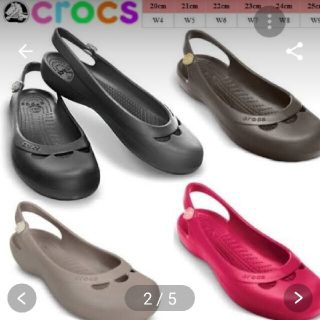 クロックス(crocs)のcrocsシャイナ　ブラックためし履きのみ8サイズ(サンダル)