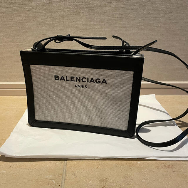 ネイビーシ▦ Balenciaga ネイビー ポシェットの通販 by お宝堂