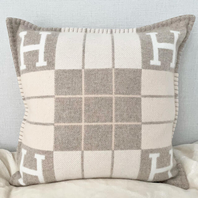HERMES エルメス アヴァロンⅢ クッション ベージュ www.oldsiteesamc