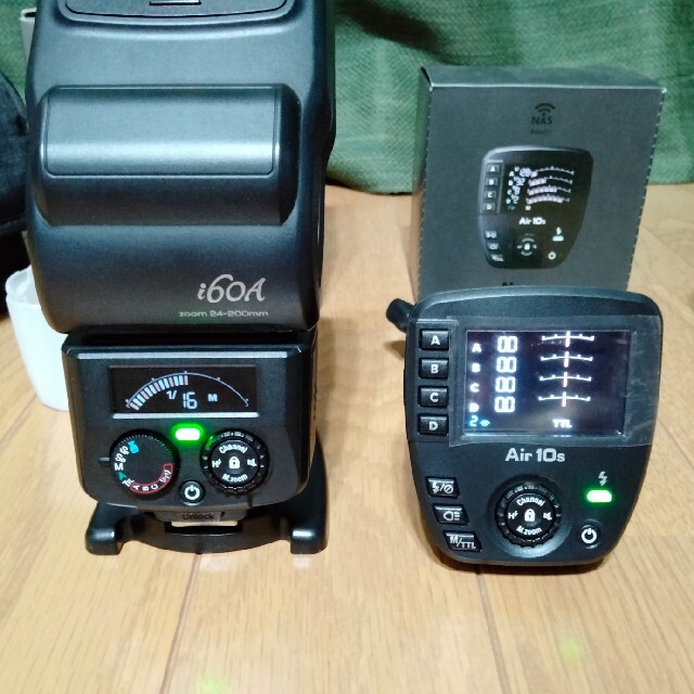 Canon(キヤノン)の【数回使用】i60A ＋ air10s（キャノン用）ニッシンストロボ＆コマンダー スマホ/家電/カメラのカメラ(ストロボ/照明)の商品写真