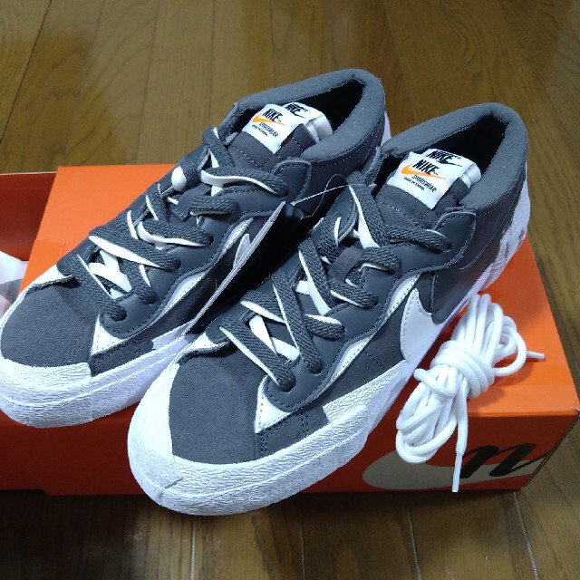 sacai(サカイ)のSACAI × NIKE BLAZER LOW "IRON GREY"　26セン メンズの靴/シューズ(スニーカー)の商品写真