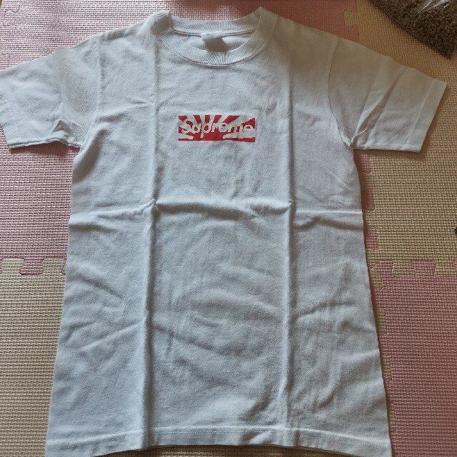 Supreme(シュプリーム)の2011 supreme benfit box logo tee 日章旗 メンズのトップス(Tシャツ/カットソー(半袖/袖なし))の商品写真